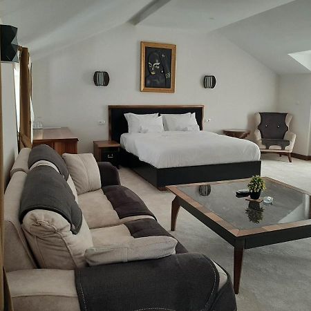 Waikiki Apartments Тиват Экстерьер фото