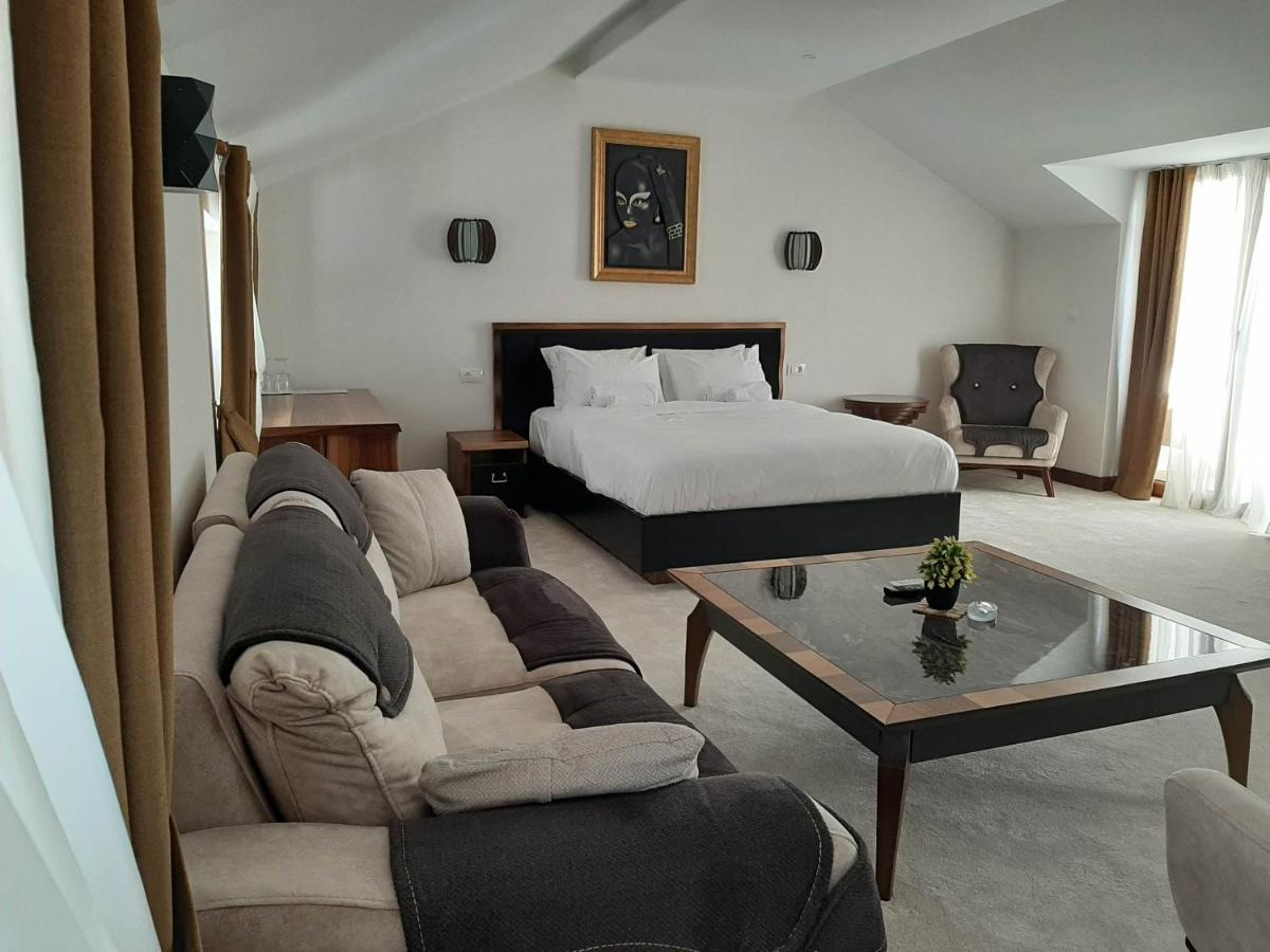 Waikiki Apartments Тиват Экстерьер фото