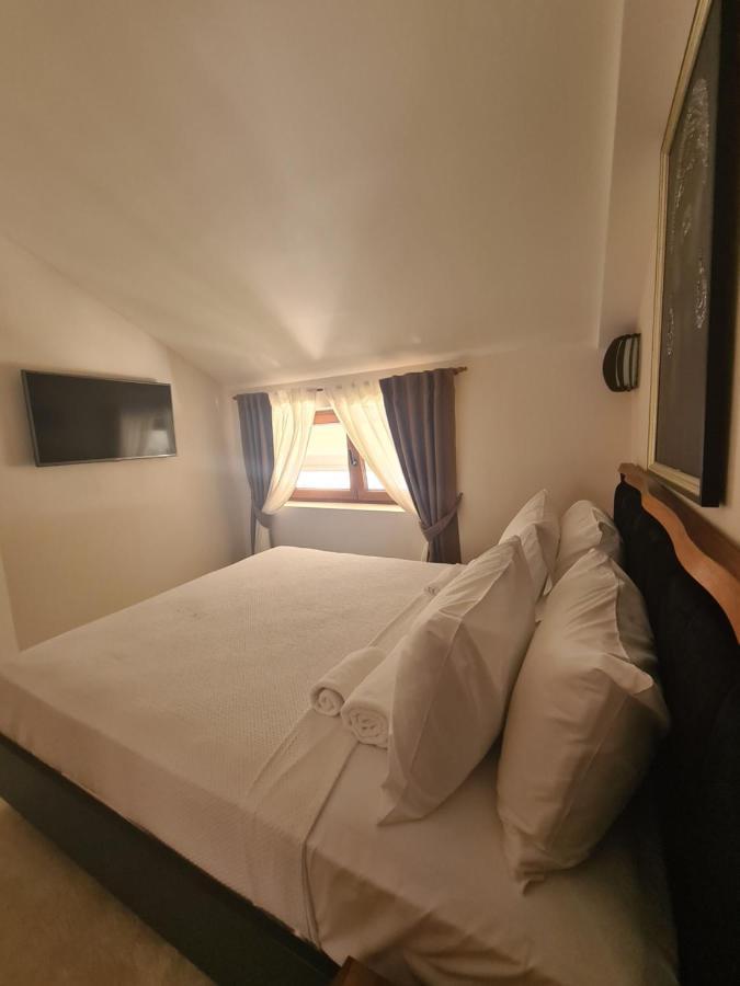 Waikiki Apartments Тиват Экстерьер фото