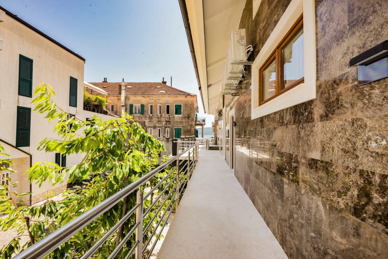 Waikiki Apartments Тиват Экстерьер фото