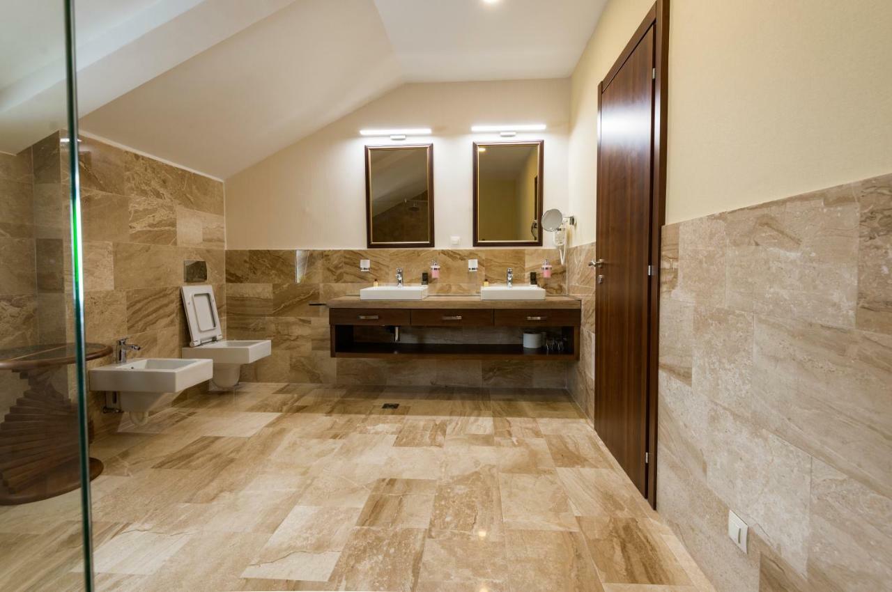 Waikiki Apartments Тиват Экстерьер фото
