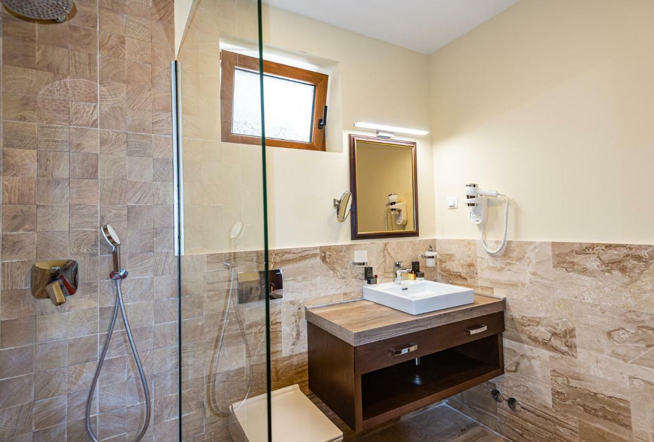 Waikiki Apartments Тиват Экстерьер фото