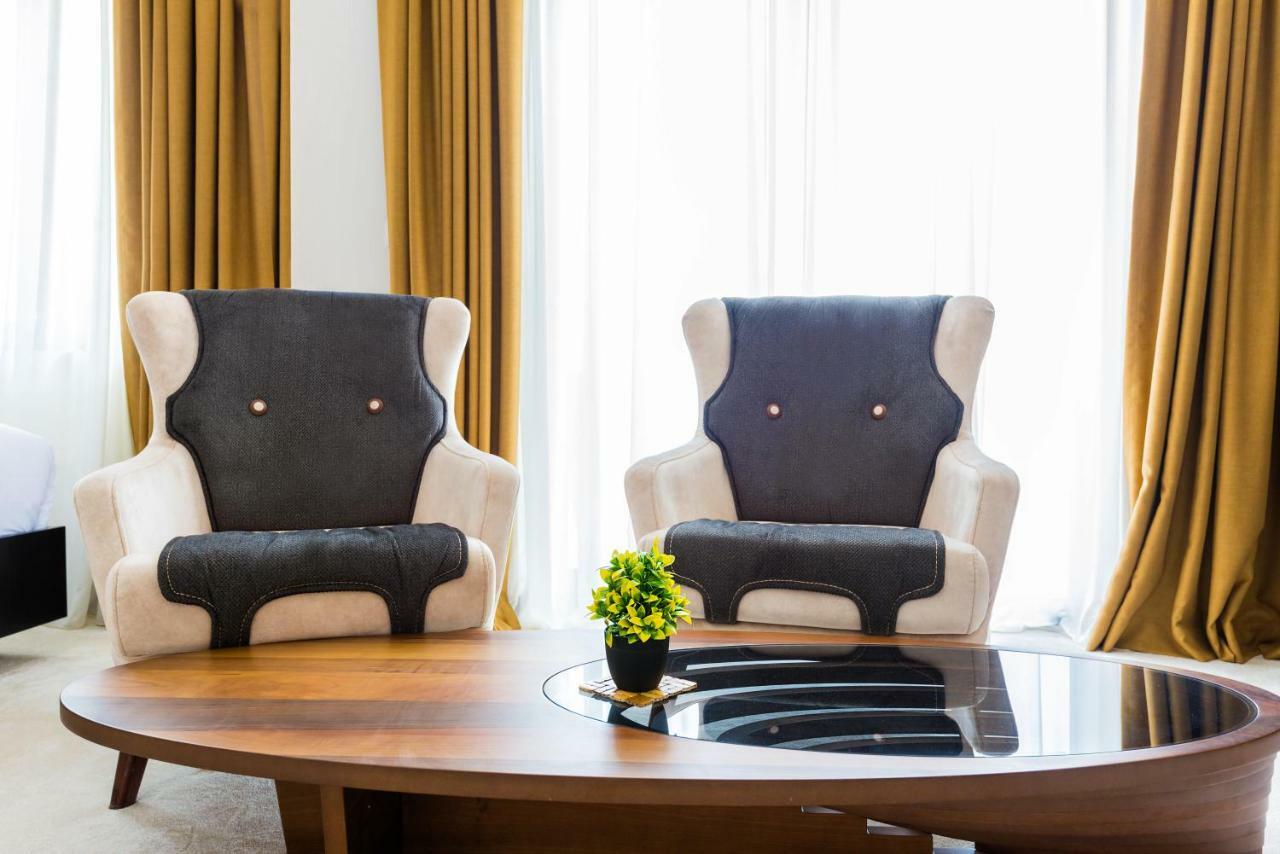 Waikiki Apartments Тиват Экстерьер фото