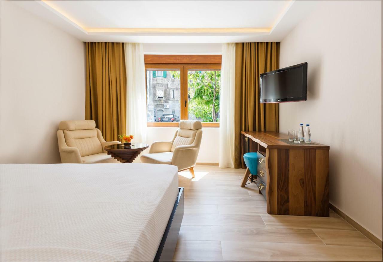 Waikiki Apartments Тиват Экстерьер фото