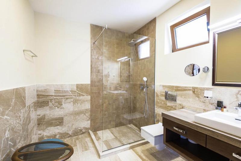 Waikiki Apartments Тиват Экстерьер фото