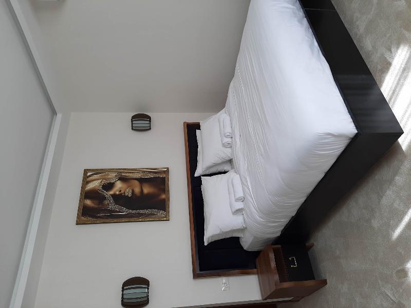 Waikiki Apartments Тиват Экстерьер фото