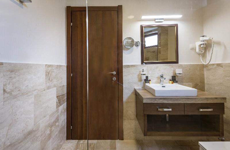 Waikiki Apartments Тиват Экстерьер фото